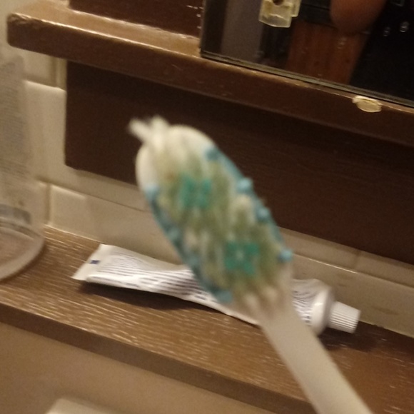 Tooth brush - Picture 2 of 4